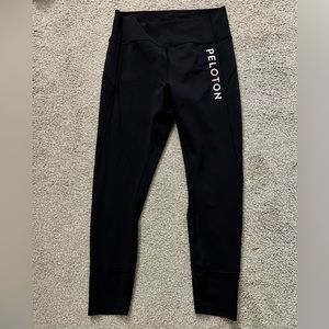 Lululemon/Peloton black leggings, hardly worn!